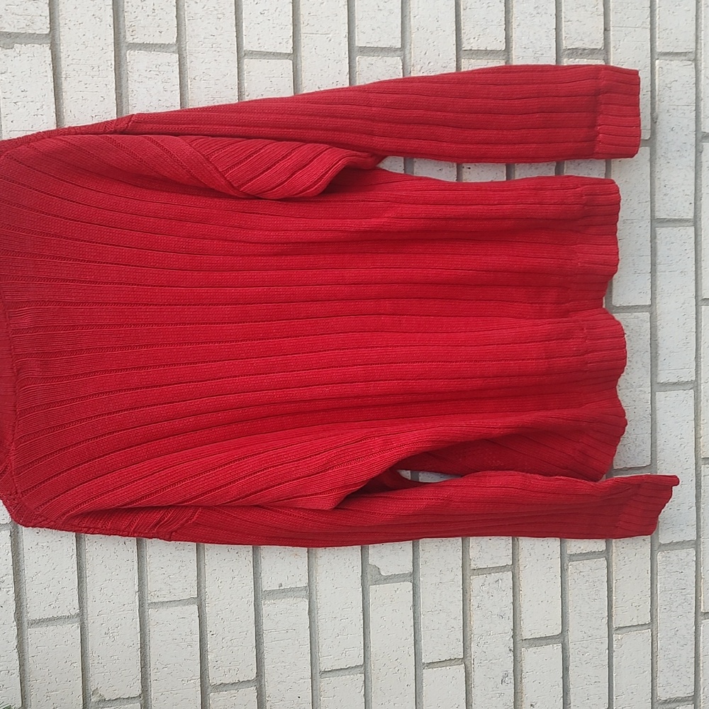 Red Sweater - Picture 8 of 9